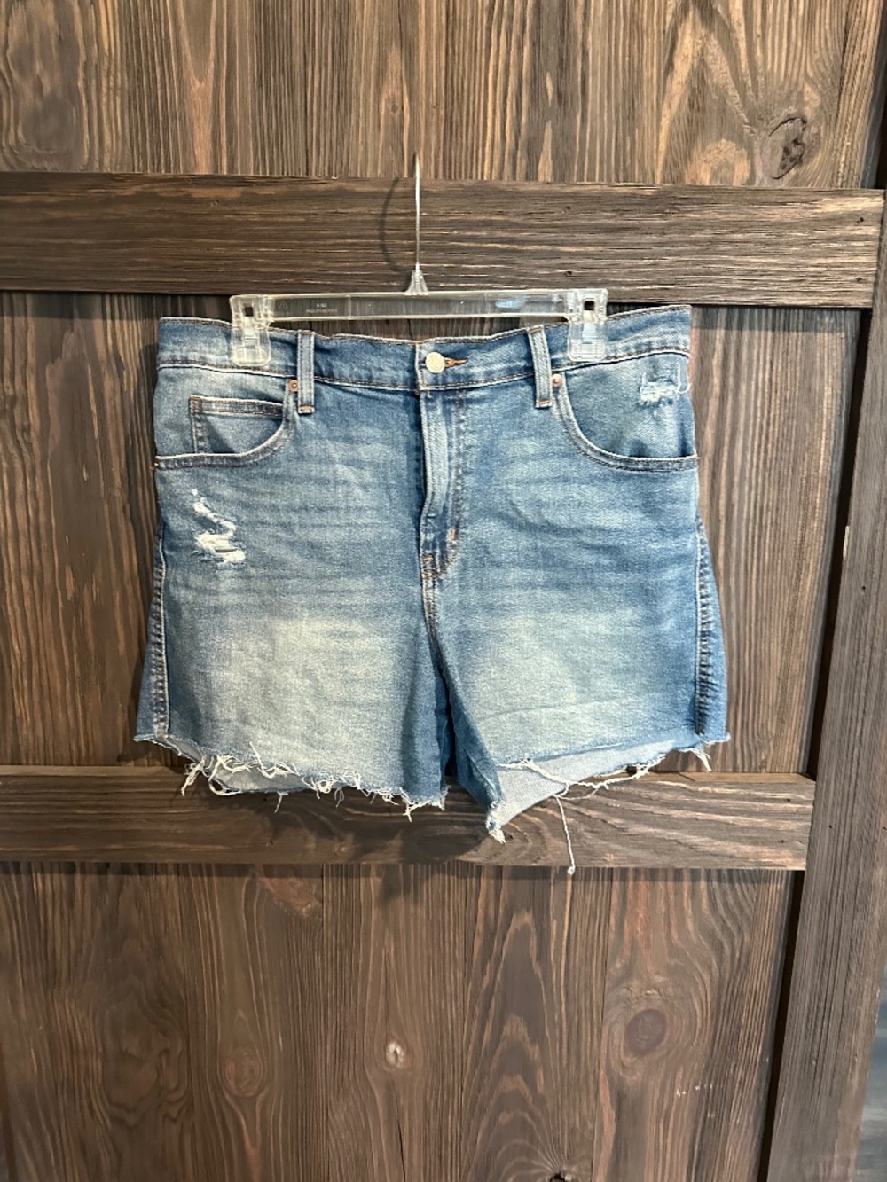 Levi Signature High Rise Shorts
